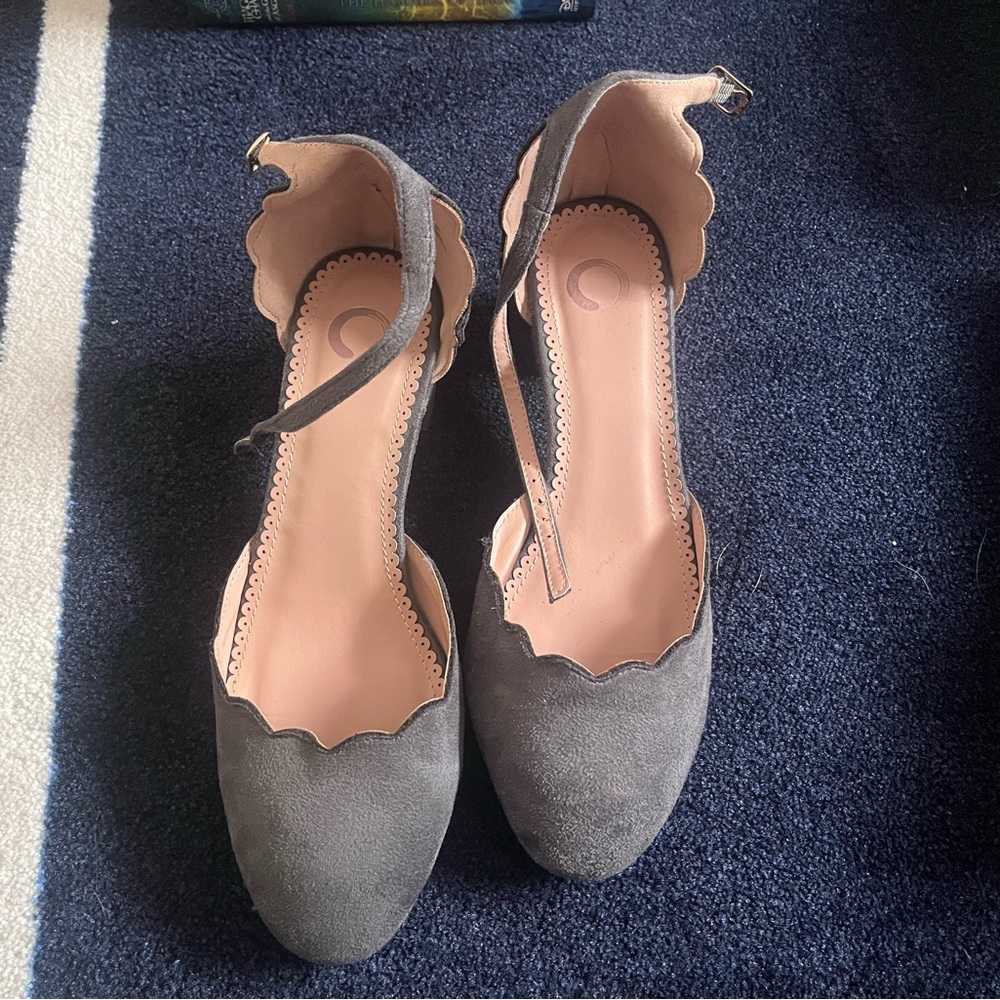 Gray Women's Scalloped Ankle Strap Flats